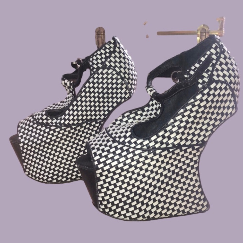 Black and White real leather.Geometric Platform Heels - Picture 4 of 8